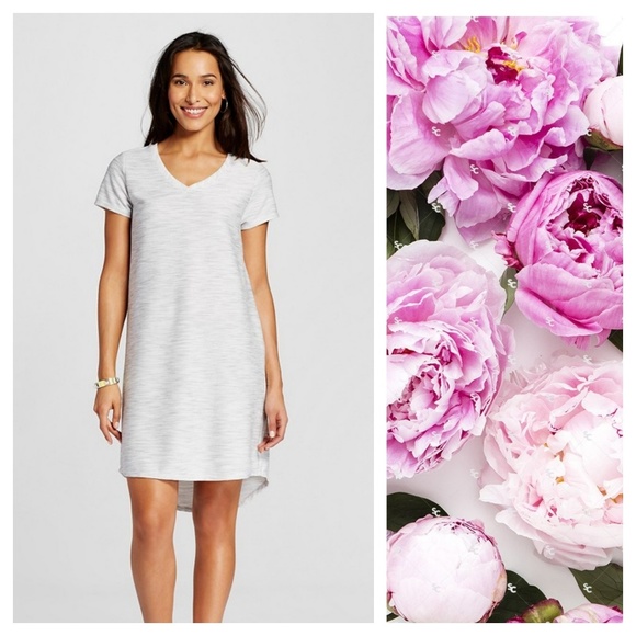 Merona Dresses & Skirts - 3 FOR $15 Merona V-neck Textured T-shirt Dress